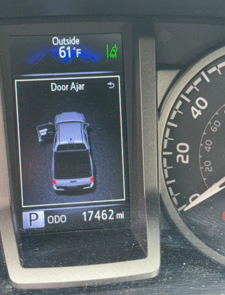 Used 2023 Toyota Tacoma TRD Off-Road image 9