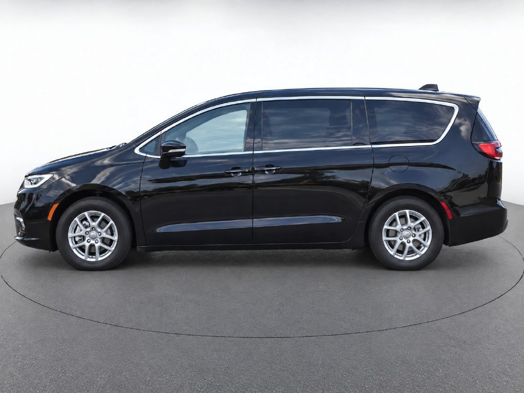 Used 2025 Chrysler Pacifica Select FWD image 7