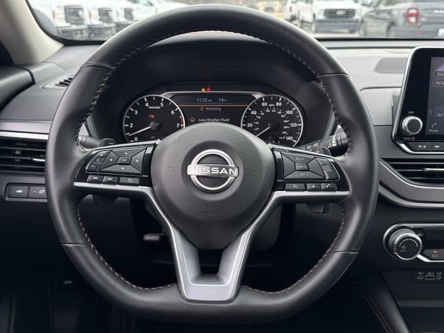 Used 2025 Nissan Altima 2.5 SR image 12