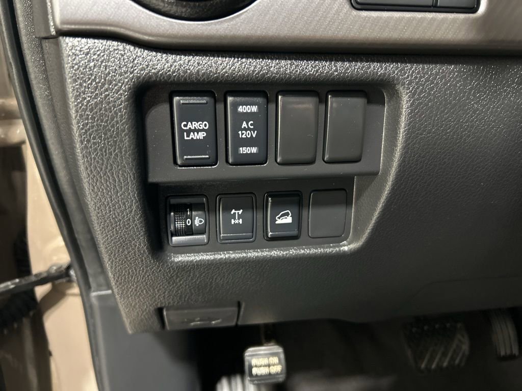 Used 2021 Nissan Titan PRO-4X w/ Pro-4x Convenience Package image 12