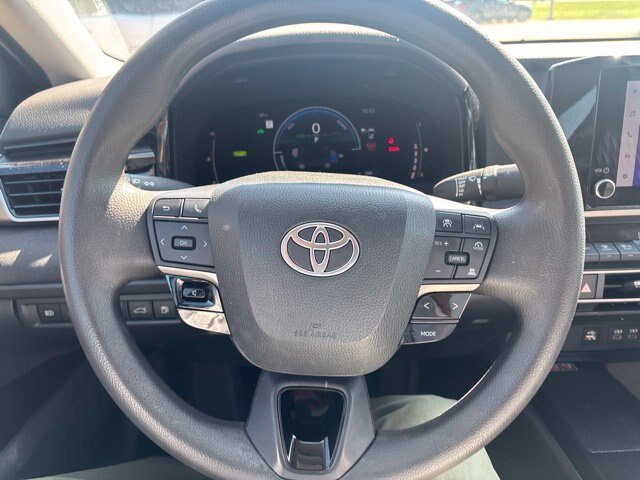 Used 2025 Toyota Camry LE FWD image 15