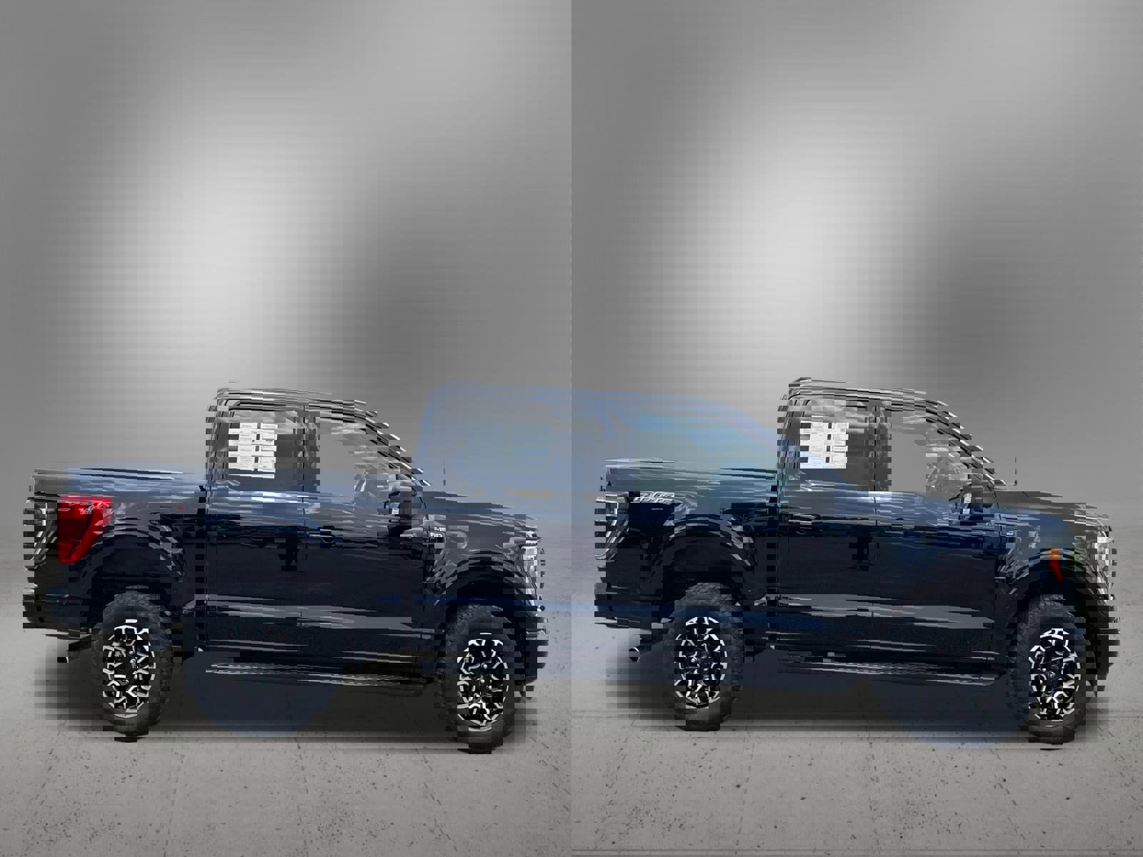 Certified 2022 Ford F150 XLT w/ Equipment Group 302A High image 6