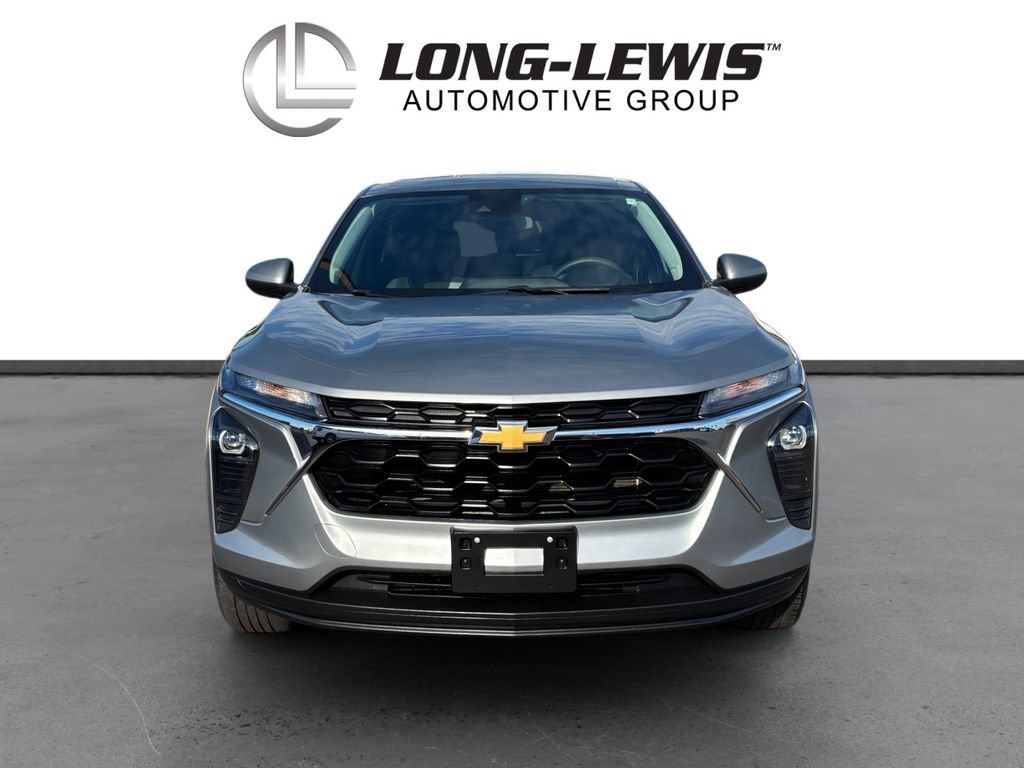 Used 2024 Chevrolet Trax LS w/ LS Convenience Package FWD image 11