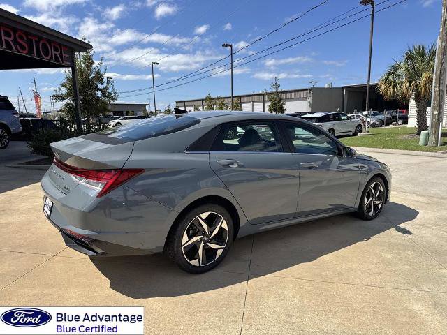 Used 2022 Hyundai Elantra Limited image 11