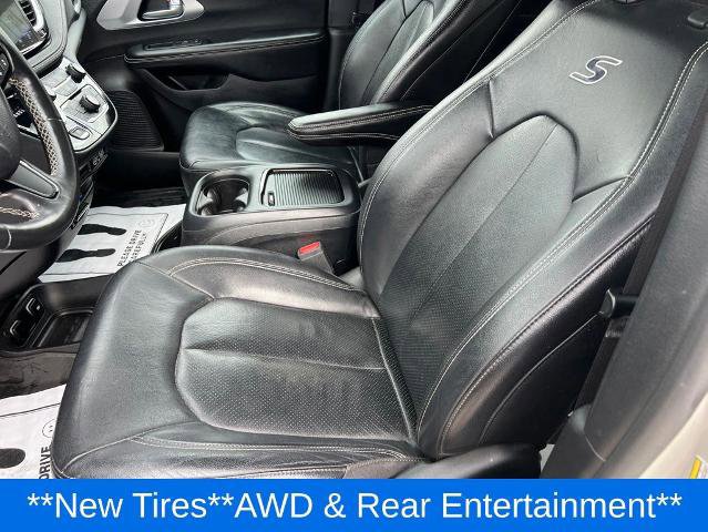 Used 2021 Chrysler Pacifica Touring-L w/ Uconnect Theater Family Group AWD/4WD image 24