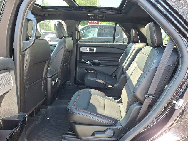 Certified 2024 Ford Explorer ST-Line w/ Class IV Trailer Tow Package AWD/4WD image 12