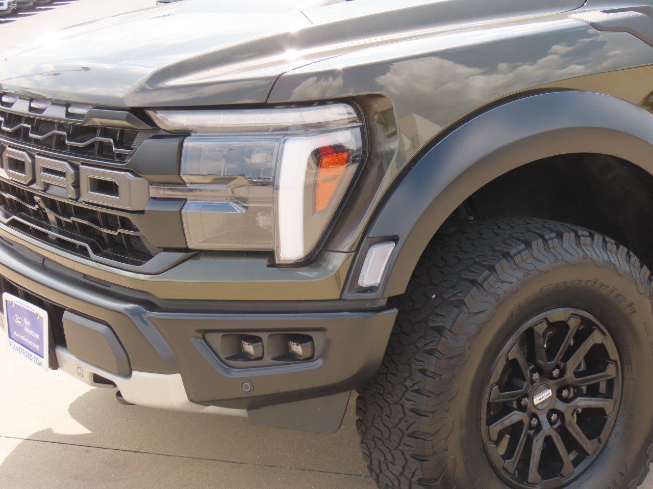 Certified 2025 Ford F150 Raptor AWD/4WD image 3