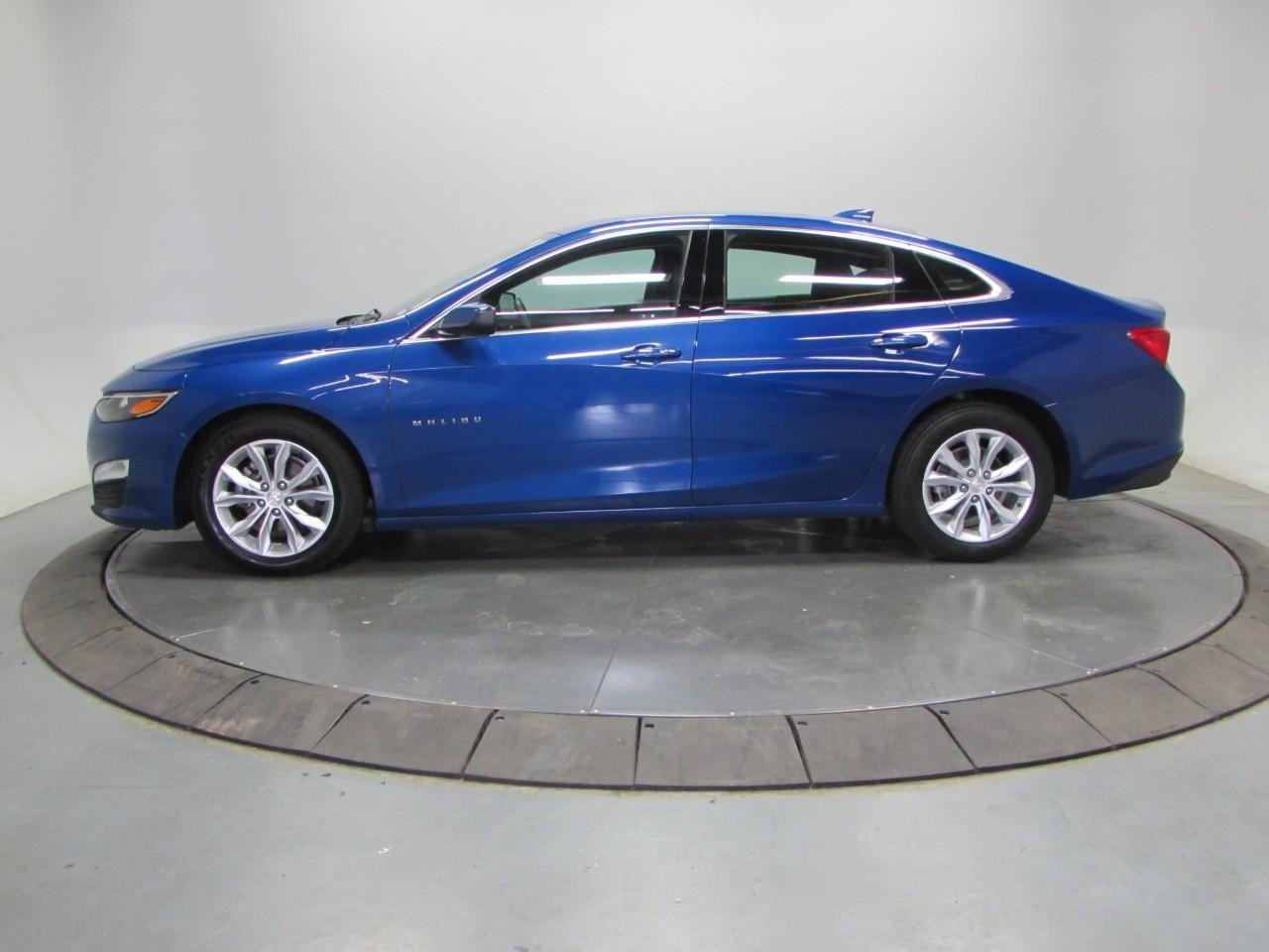 Used 2023 Chevrolet Malibu LT FWD image 4