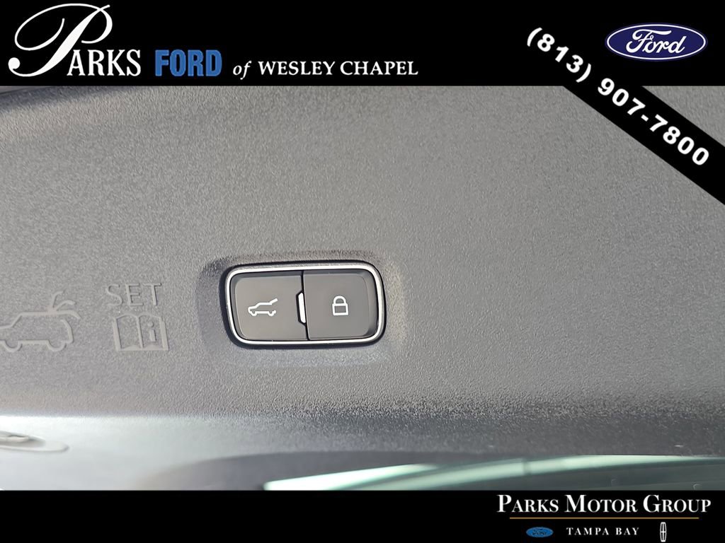 Certified 2025 Ford Expedition Active image 9