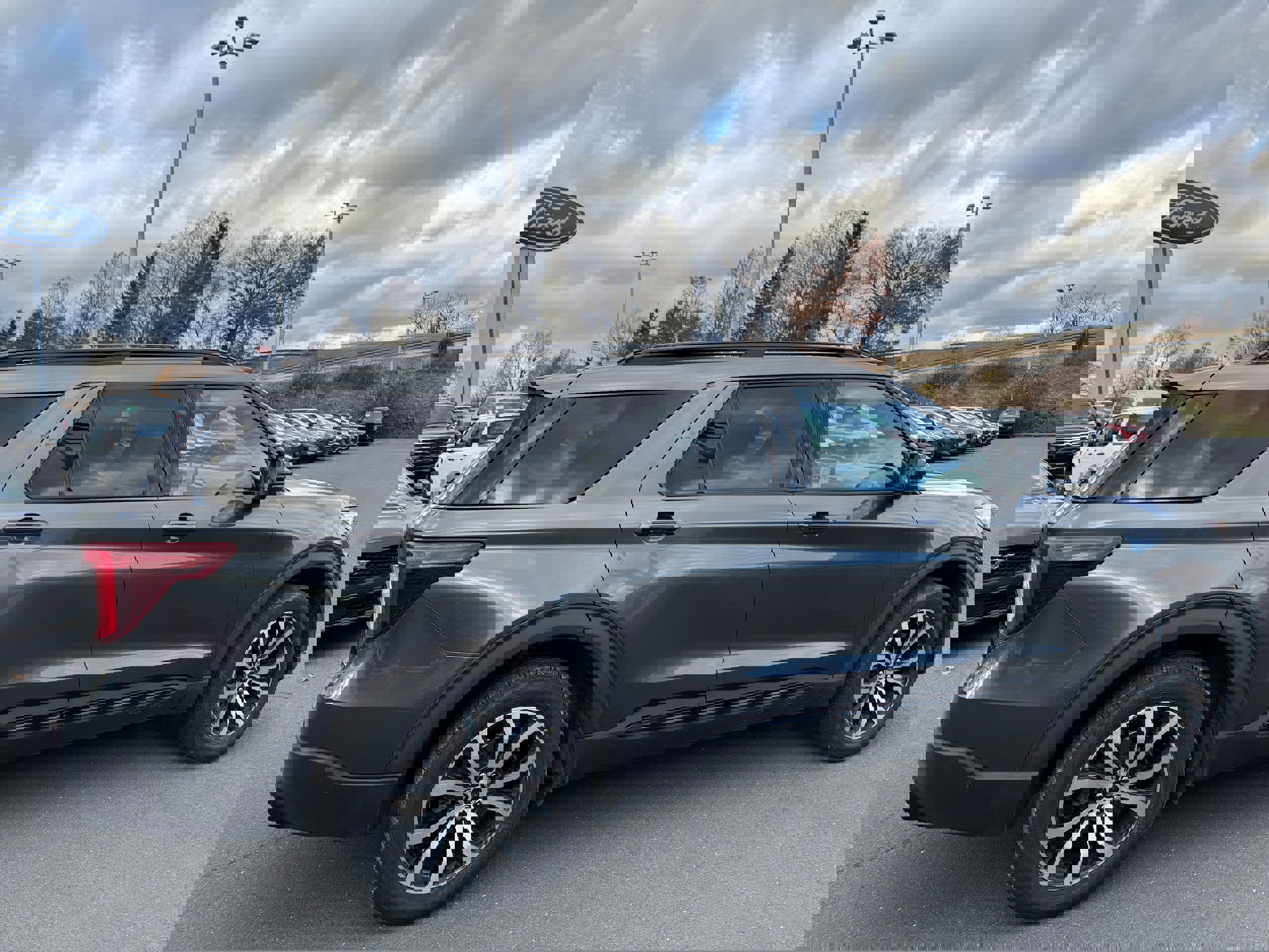 Certified 2020 Ford Explorer ST w/ Premium Technology Package image 5