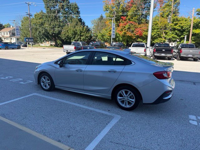 Used 2018 Chevrolet Cruze LT w/ Convenience Package FWD image 8