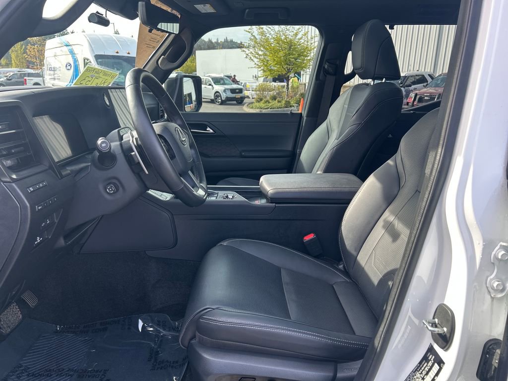 Used 2024 Lexus GX 550 w/ Cold Area Package AWD/4WD image 6