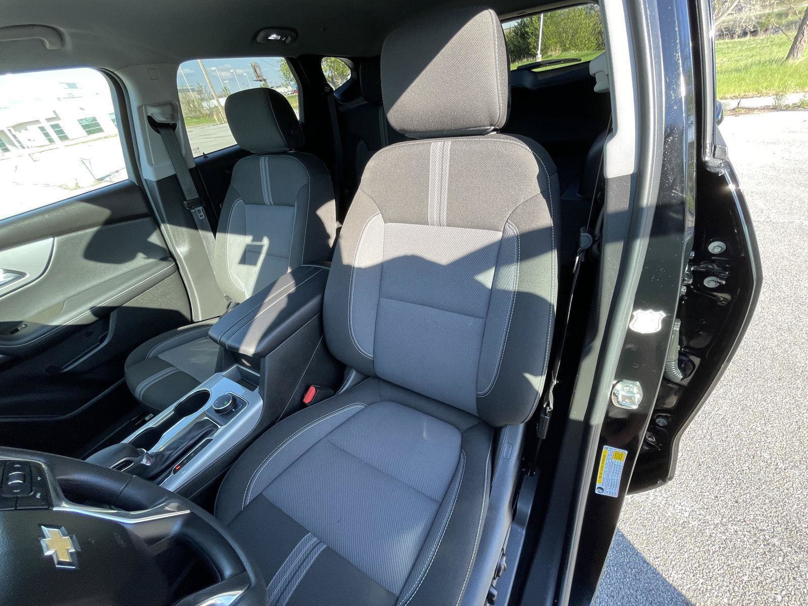Used 2025 Chevrolet Blazer LT AWD/4WD image 18