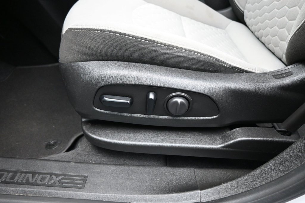 Used 2020 Chevrolet Equinox LT AWD/4WD image 11