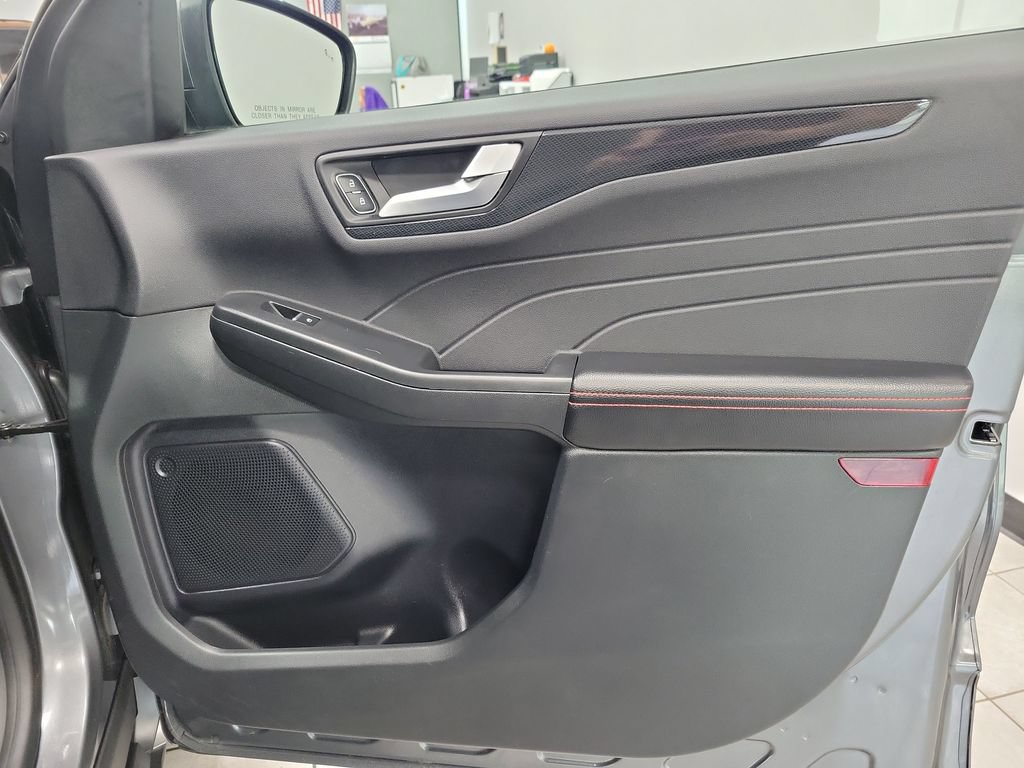 Certified 2023 Ford Escape ST-Line Elite AWD/4WD image 26