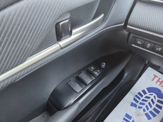 Used 2025 Toyota Camry SE image 13