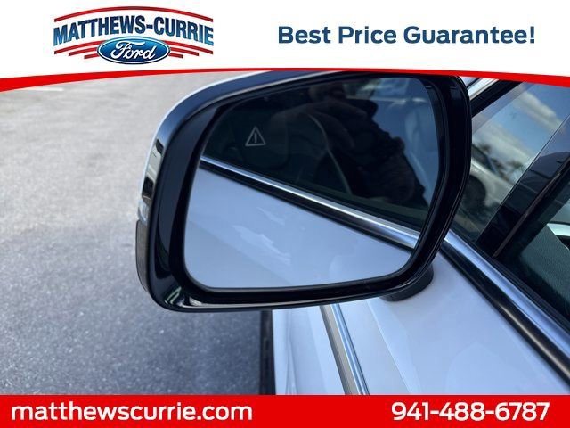 Used 2024 Kia Sorento S image 8