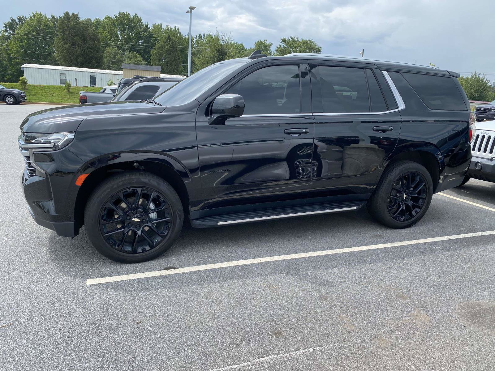 Used 2023 Chevrolet Tahoe LT AWD/4WD image 4