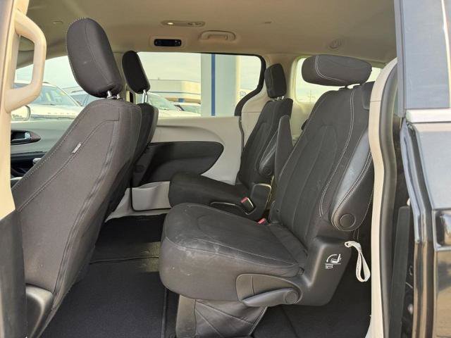 Used 2023 Chrysler Voyager LX FWD image 11