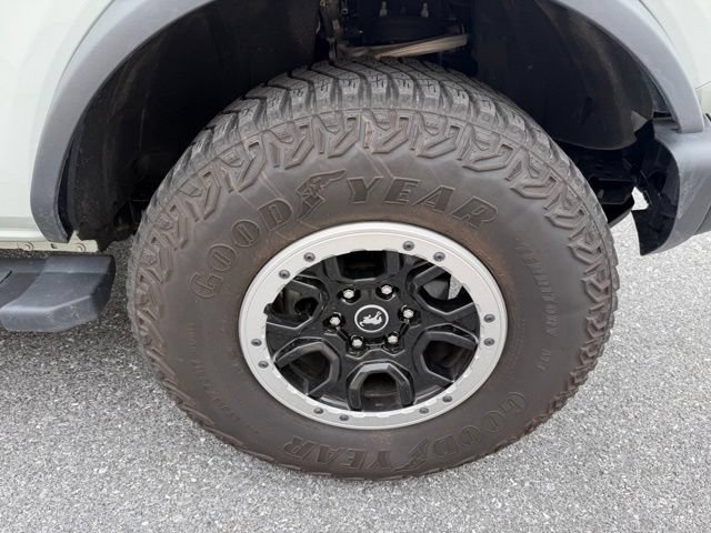 Certified 2023 Ford Bronco Badlands w/ Sasquatch Package AWD/4WD image 11