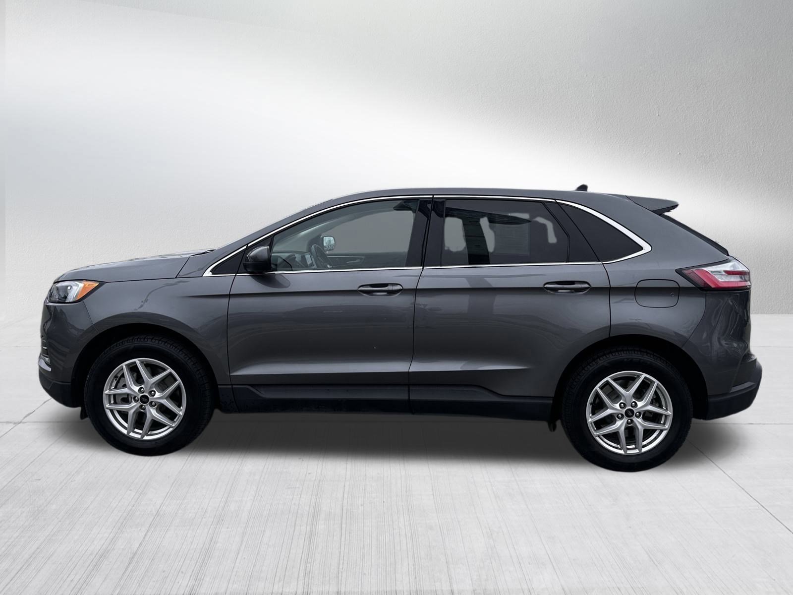 Certified 2024 Ford Edge SEL image 2