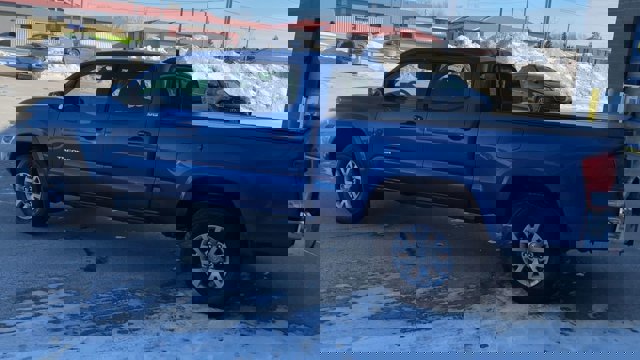 Used 2017 Toyota Tacoma SR5 image 7