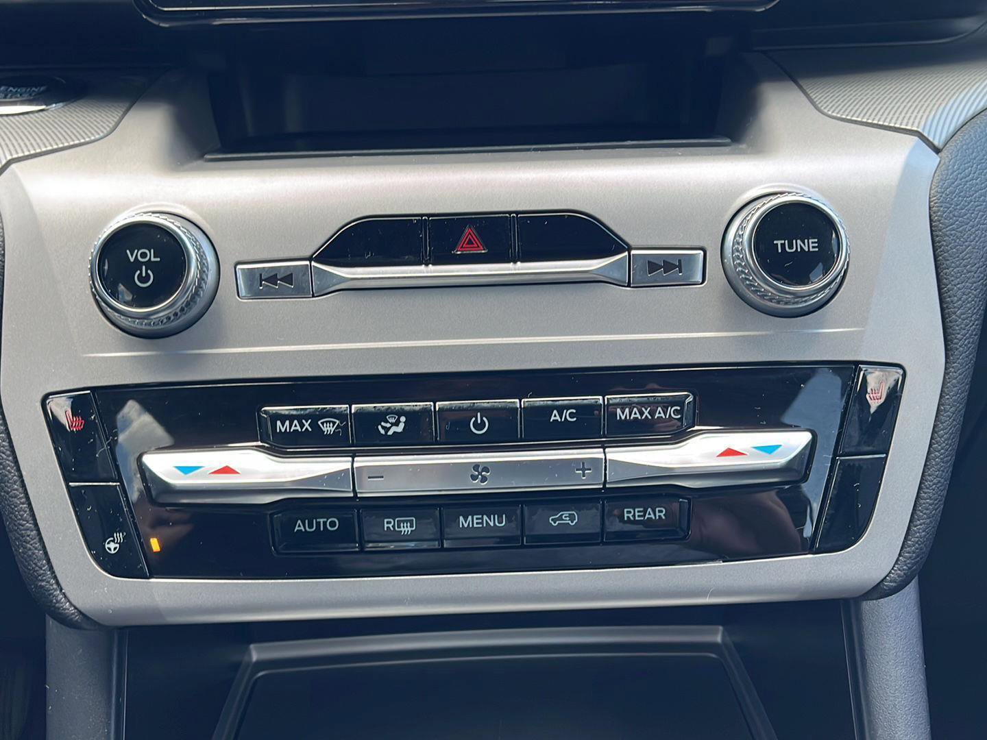 Certified 2023 Ford Explorer XLT w/ Equipment Group 202A image 25