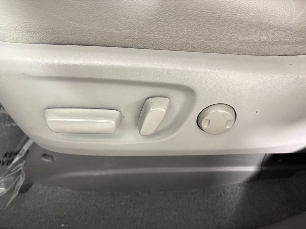 Used 2020 Toyota Sienna XLE FWD image 15