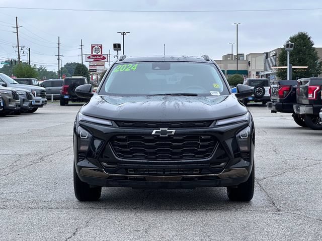 Used 2024 Chevrolet Trax ACTIV w/ Driver Confidence Package FWD image 2