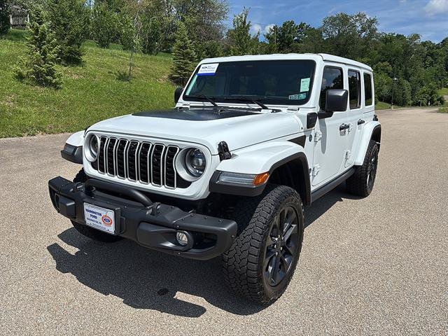 Used 2025 Jeep Wrangler Unlimited Sahara AWD/4WD image 8