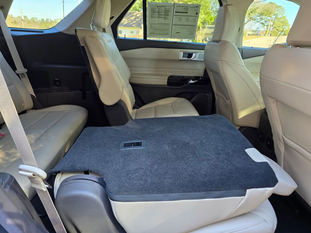 Certified 2022 Ford Explorer Platinum w/ Equipment Group 601A image 62