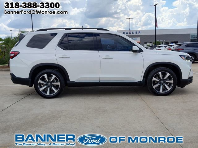 Used 2023 Honda Pilot Touring image 2