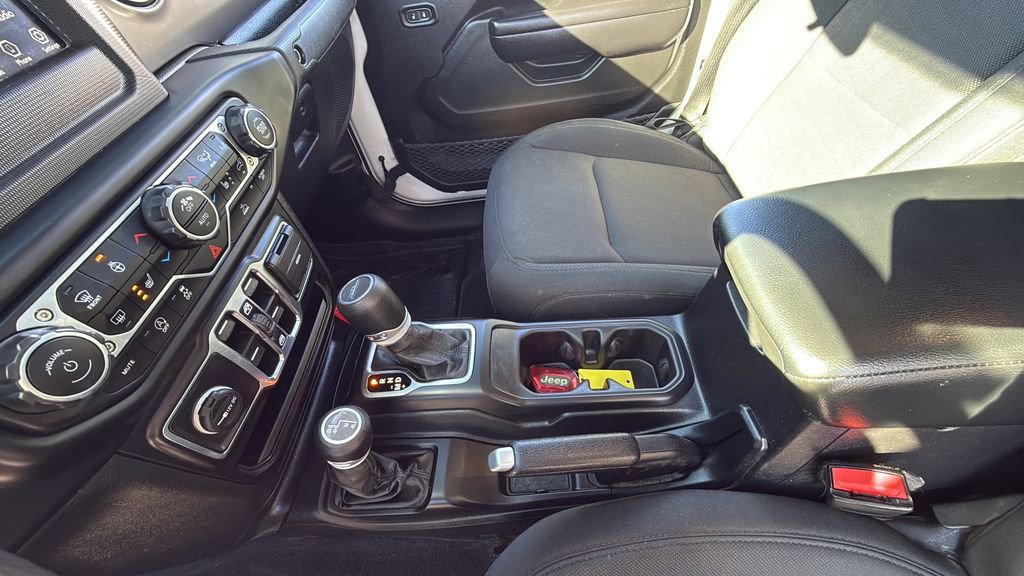 Used 2021 Jeep Gladiator Sport AWD/4WD image 28