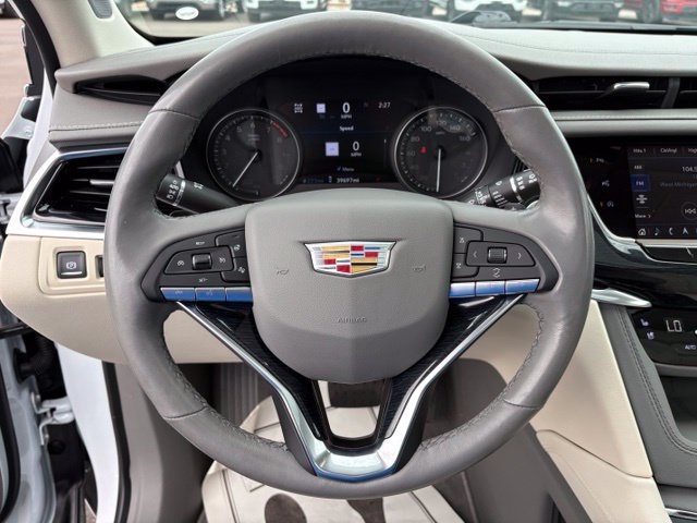 Used 2024 Cadillac XT6 Premium Luxury w/ Technology Package AWD/4WD image 25