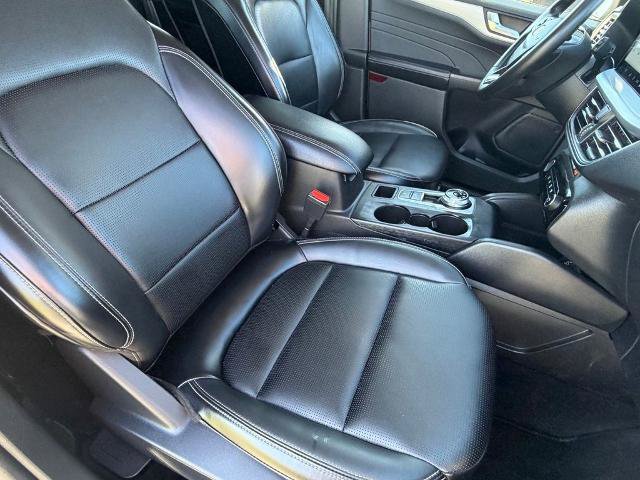 Certified 2025 Ford Escape Platinum AWD/4WD image 35