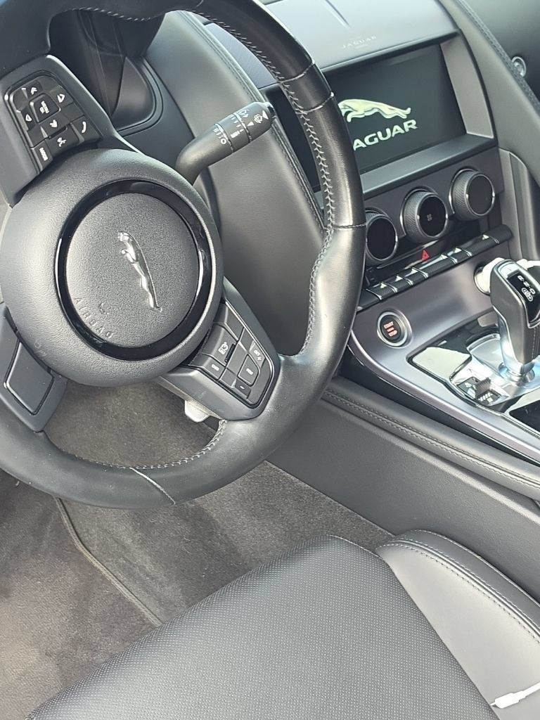 Used 2022 Jaguar F-TYPE Coupe RWD image 3