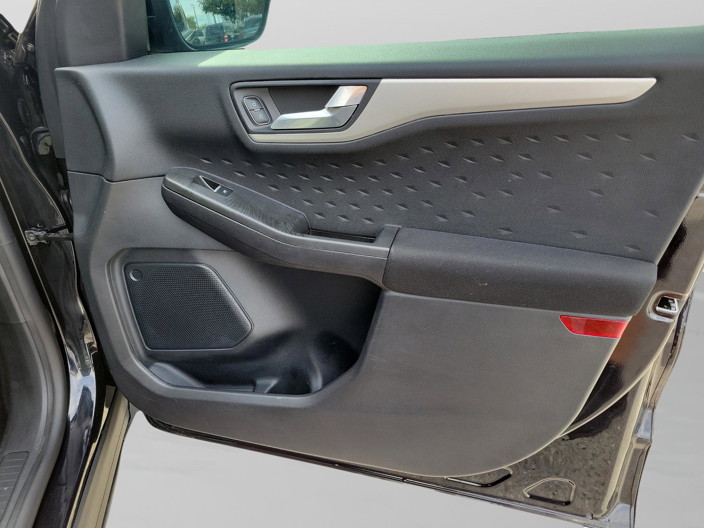 Certified 2020 Ford Escape SE image 29