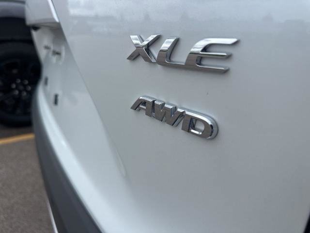 Used 2025 Toyota Corolla Cross XLE w/ Convenience Package AWD/4WD image 10