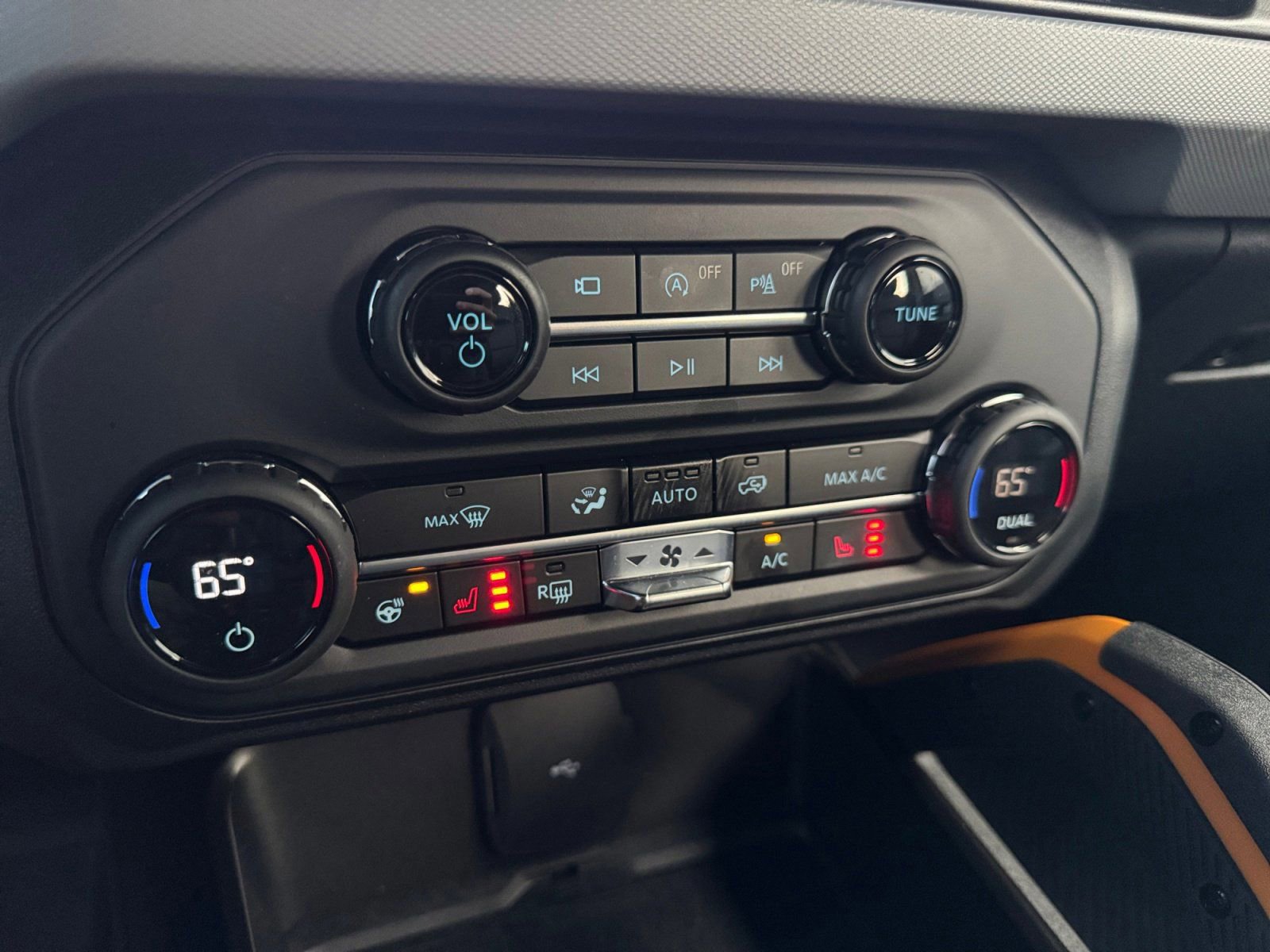 Certified 2023 Ford Bronco Badlands image 27