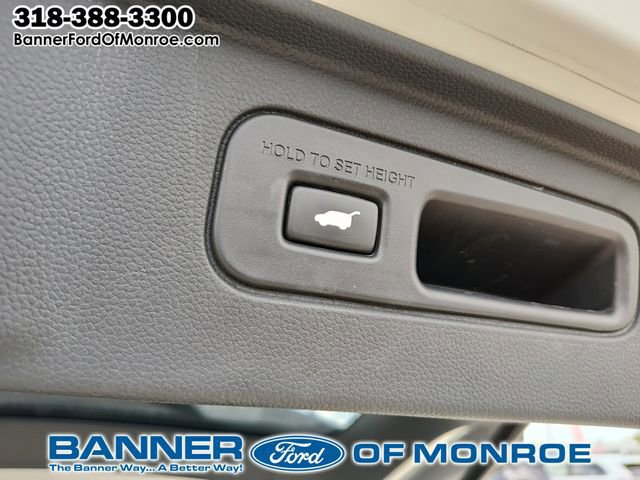 Used 2023 Honda Pilot Touring image 12