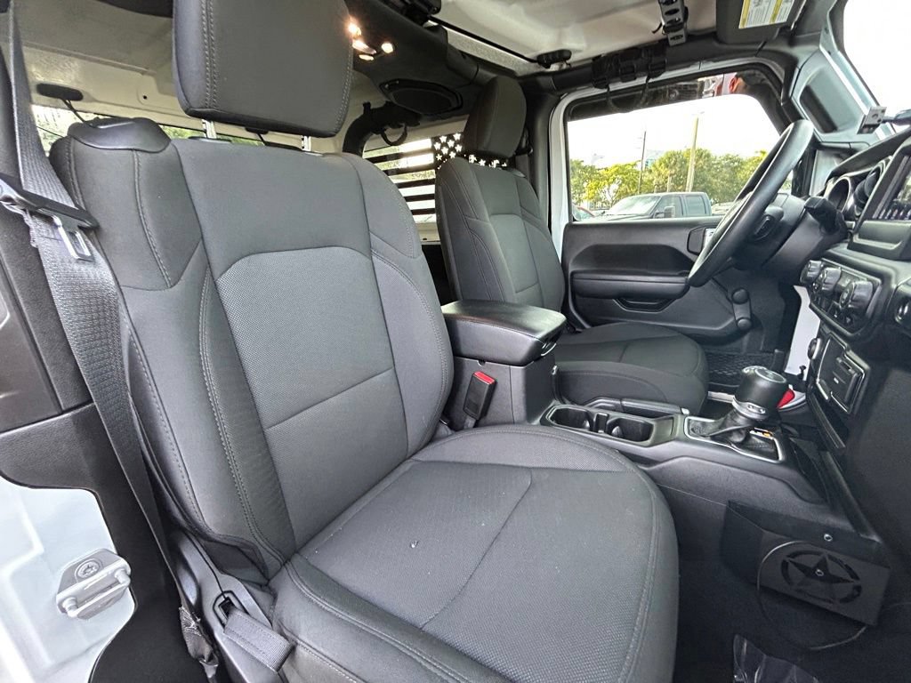 Used 2022 Jeep Wrangler Sport AWD/4WD image 25