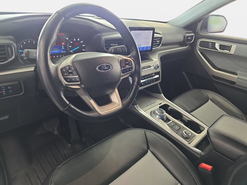 Certified 2023 Ford Explorer XLT w/ Equipment Group 202A AWD/4WD image 14