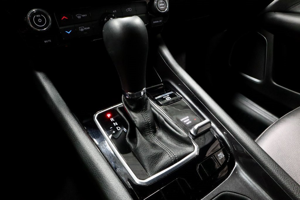 Used 2025 Jeep Compass Latitude image 31