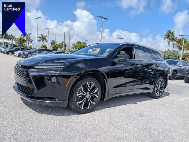 Used 2025 Toyota Crown Signia XLE image 1