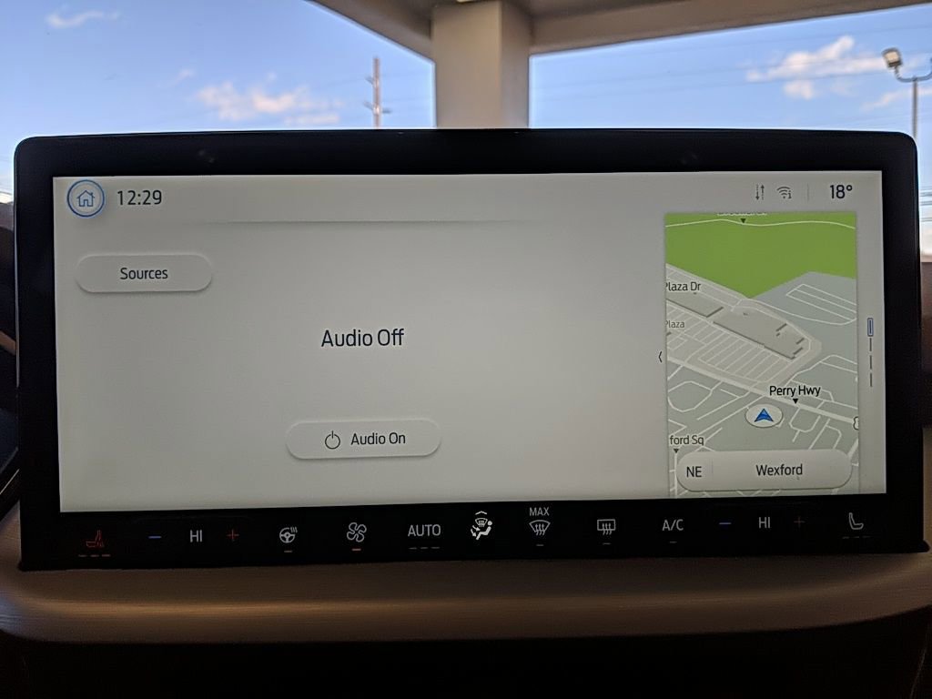 Certified 2025 Ford Escape Platinum image 18