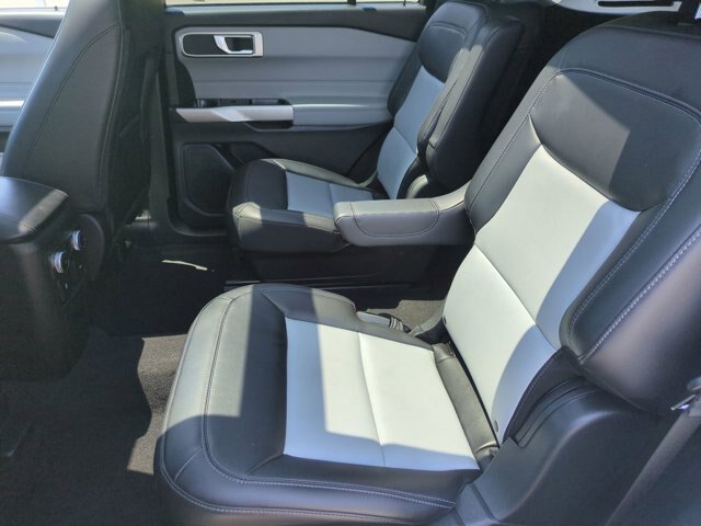 Certified 2023 Ford Explorer XLT w/ Equipment Group 202A AWD/4WD image 30