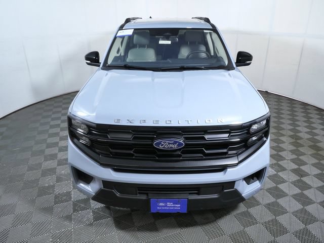 Certified 2025 Ford Expedition Active AWD/4WD image 3