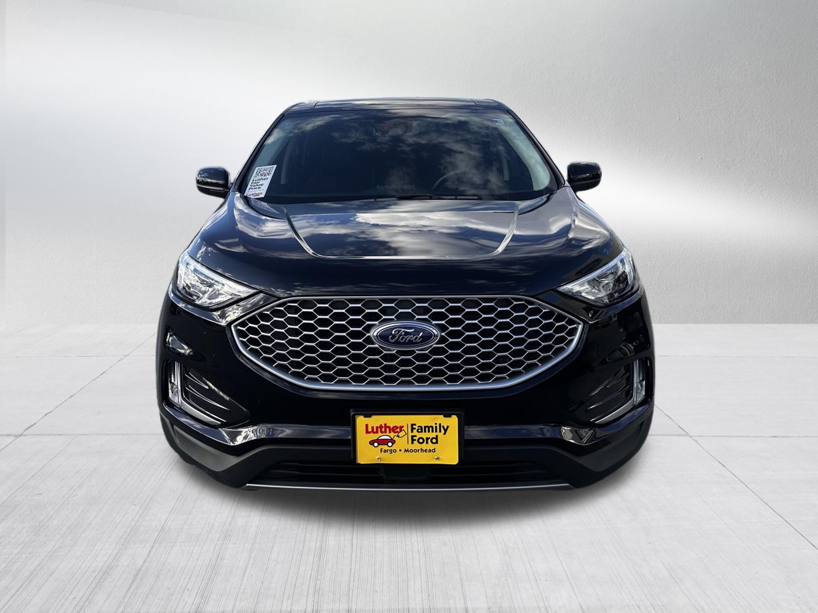 Certified 2024 Ford Edge SEL w/ Convenience Package AWD/4WD image 2