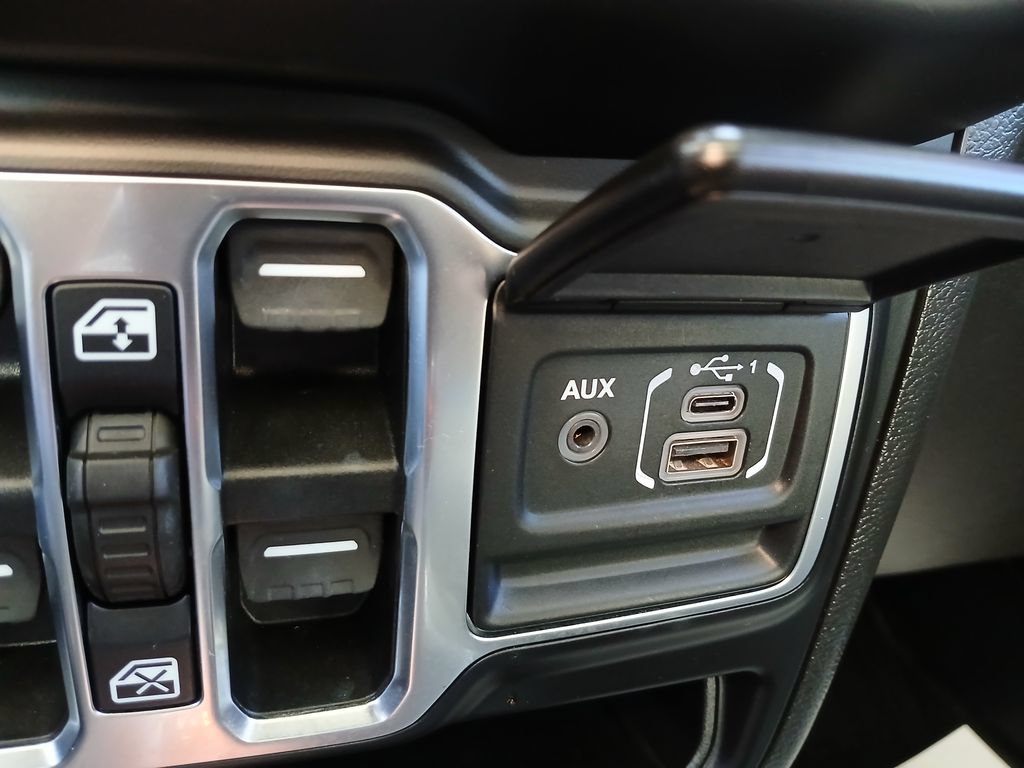 Used 2021 Jeep Wrangler Unlimited Rubicon AWD/4WD image 25