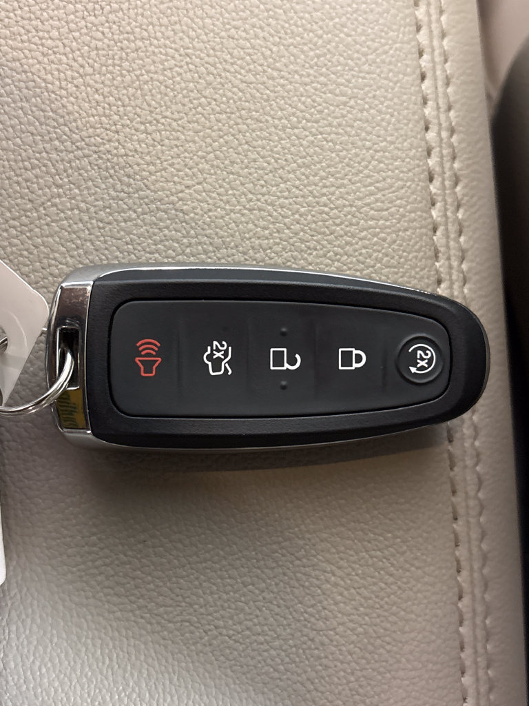 Certified 2017 Ford Escape Titanium FWD image 33